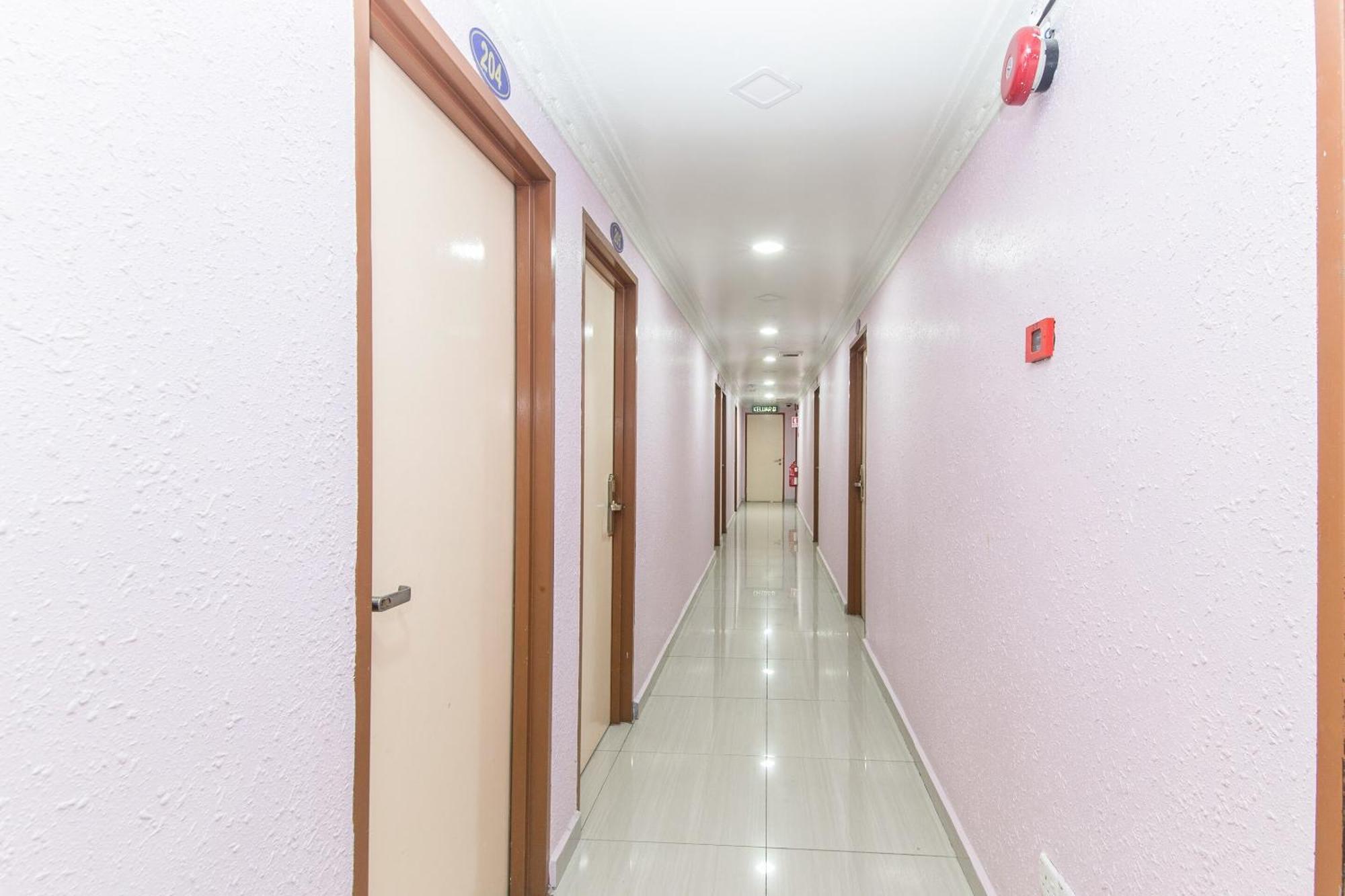 Super Oyo 258 Hotel Smc Alam Avenue Shah Alam Ngoại thất bức ảnh