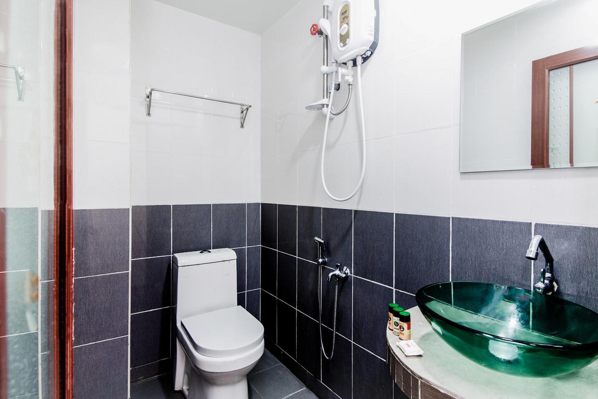 Super Oyo 258 Hotel Smc Alam Avenue Shah Alam Ngoại thất bức ảnh
