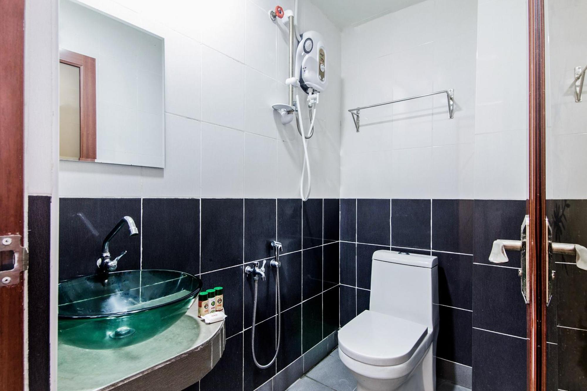 Super Oyo 258 Hotel Smc Alam Avenue Shah Alam Ngoại thất bức ảnh